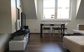 Sunny Vienna By Jr City Apartments